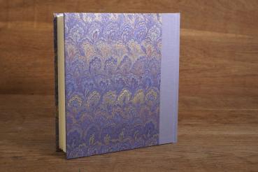 Hübsches handgefertigtes Fotoalbum mit Marmorpapier blau